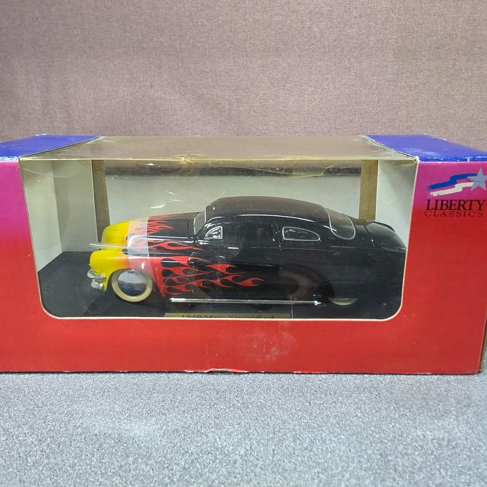 Liberty Classics 1949 Merc Street Rod 1/25 Black Flame Limited Edition Box Wear